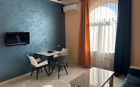 Comfy Apartment In Center
